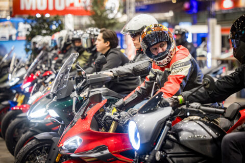 Rij met motorrijders