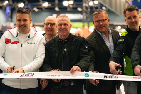 RAI Vereniging leden knippen lintje door