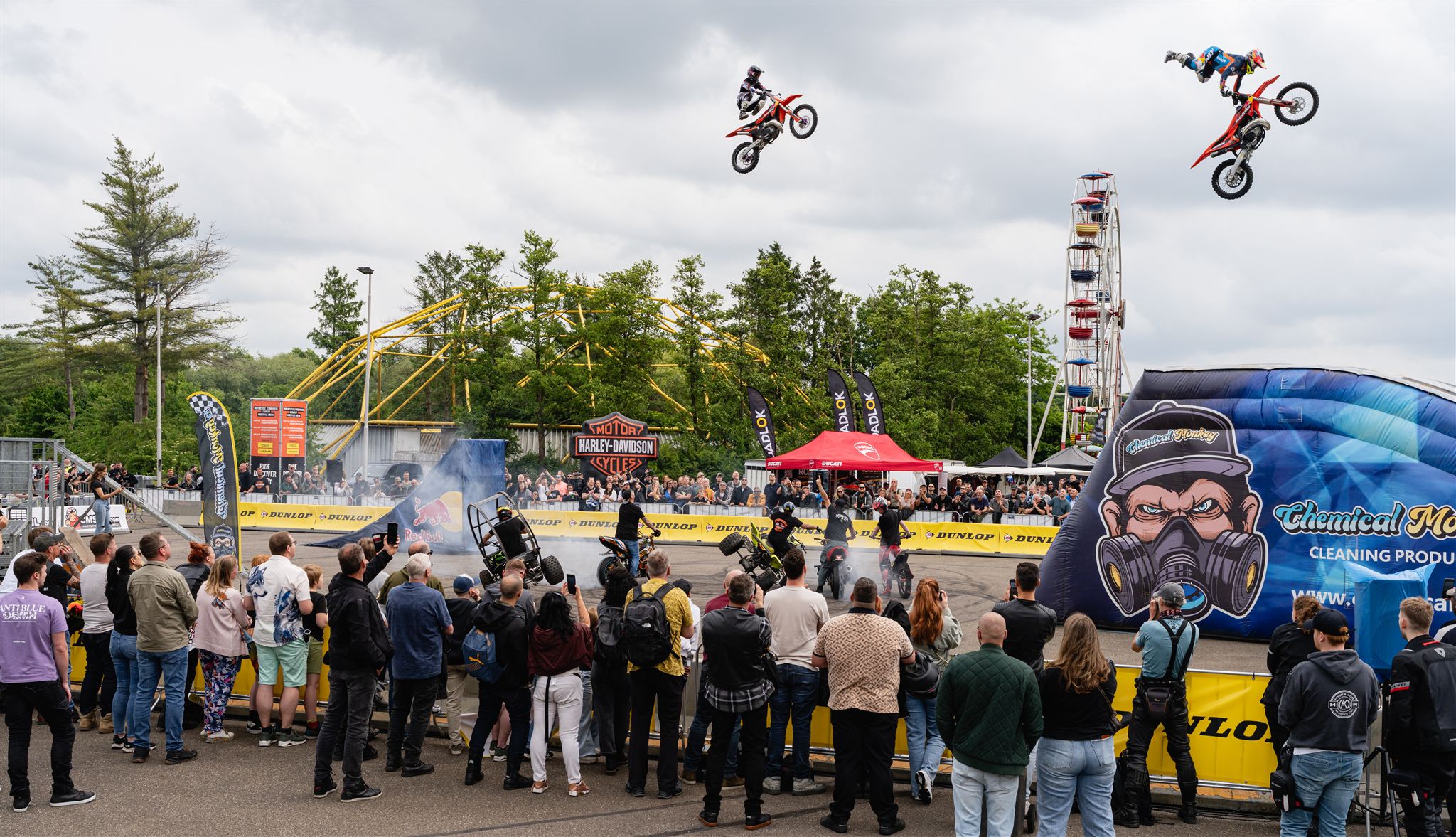 stuntrijder met publiek